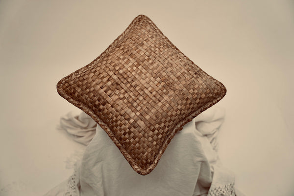 Crispy woven cushion - square