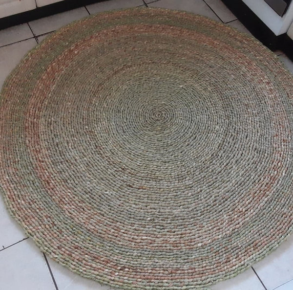 Round woven rug